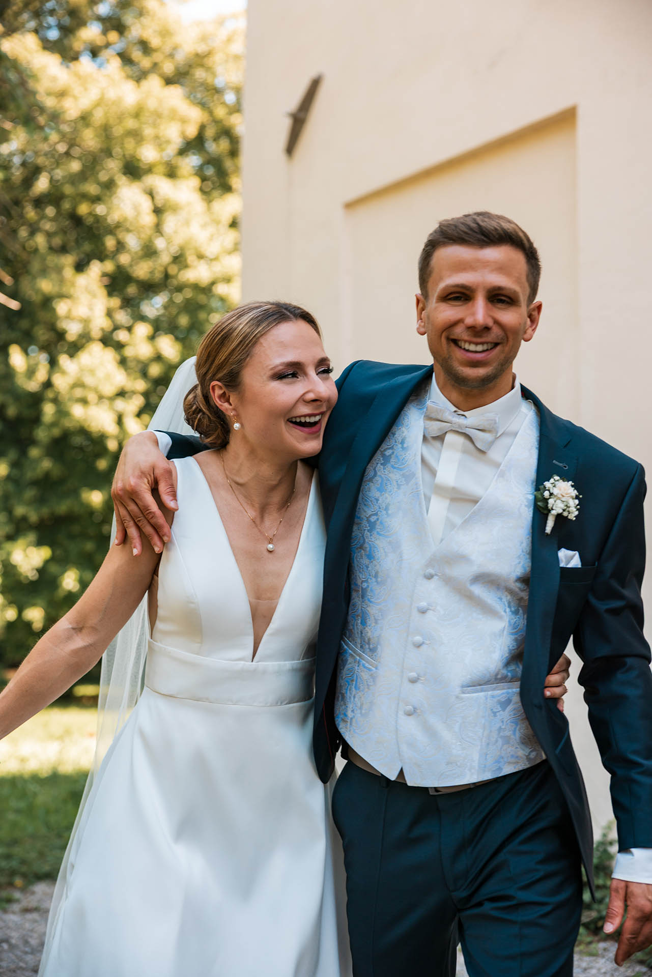 Glückliches Brautpaar bei seiner Hochzeit mit Hochzeits DJ Patric Kosche